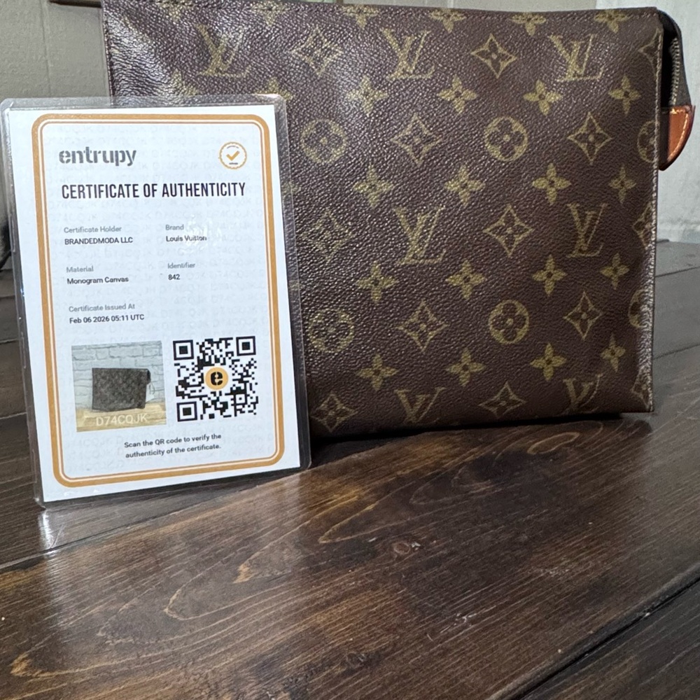 Authentic Louis Vuitton Toiletry Pouch 26 Poche Toilette 26 Monogram canvas.